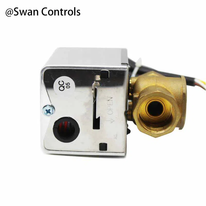 HTW-W27-5W Valve for HVAC Water Flow Control with 5 Wire Actuator HTW-W27-5W valve installed in HVAC piping system showing motorized valve with 5 wire actuator for water flow control